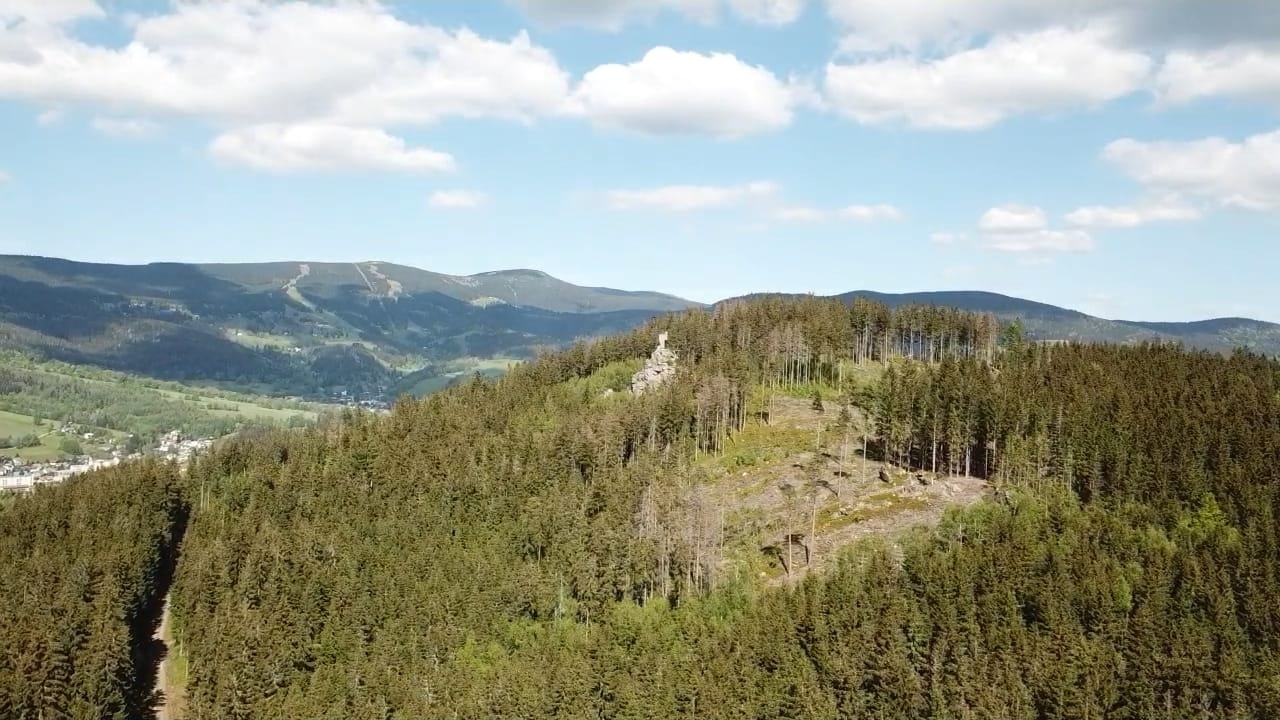 Lesnická lanovka v náročném terénu